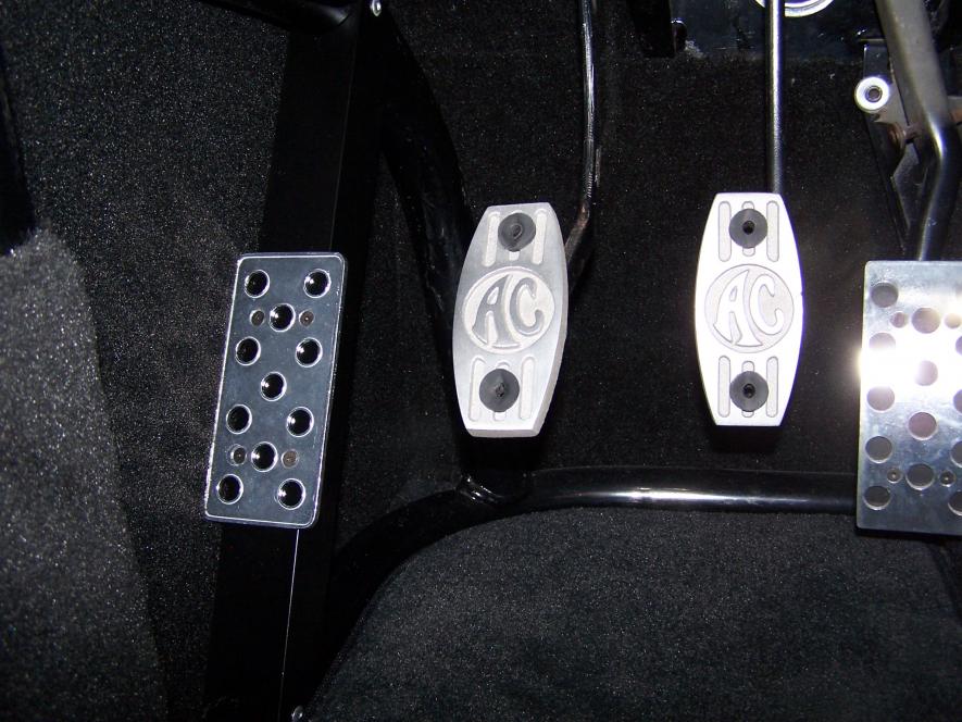 jlfernan's dead pedal mod.  Works great.