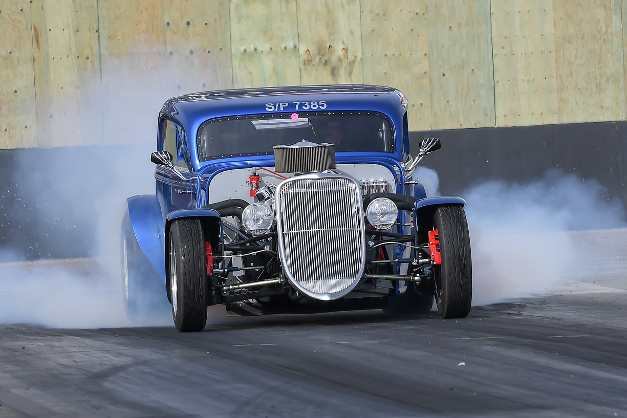 Team Summit Race 2 Qualifying Run Burn Out