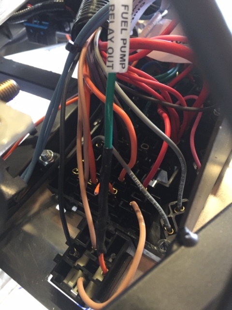 Fuel pump connection at fuse box.
