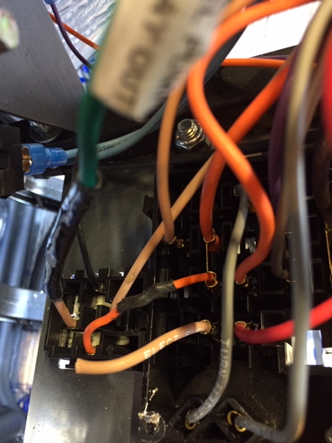 fuel pump connection at fuse panel(2)