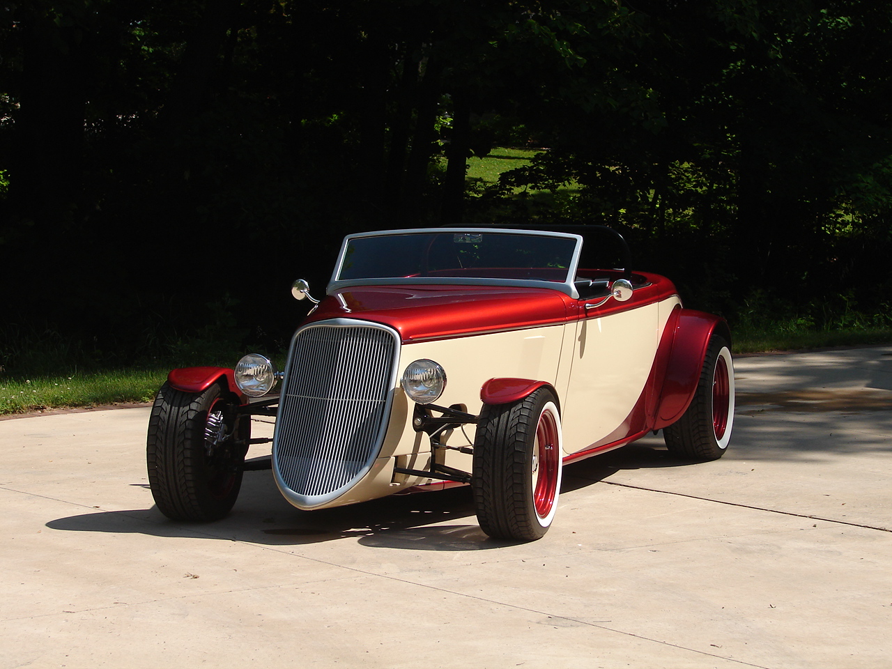 2012 Photo in Roadster trim - Front Quarter View