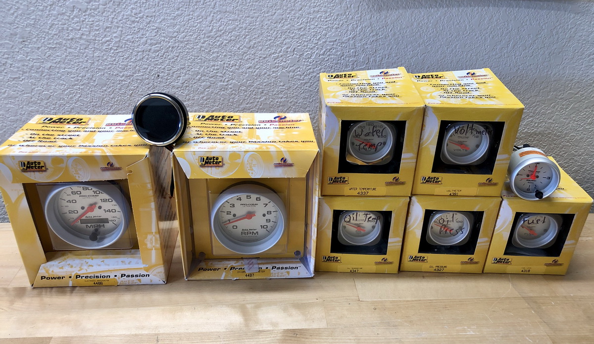 FFR Forum Brandle Update 51 - 
The Gauges - Autometer Ultra-Lites plus NVU (New vintage USA) Indicator Gauge (Turns, Emergency & High Beam)