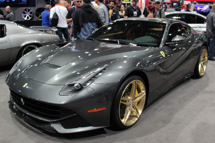 hre wheels sema booth display 2014 ferrari f12 berlinetta