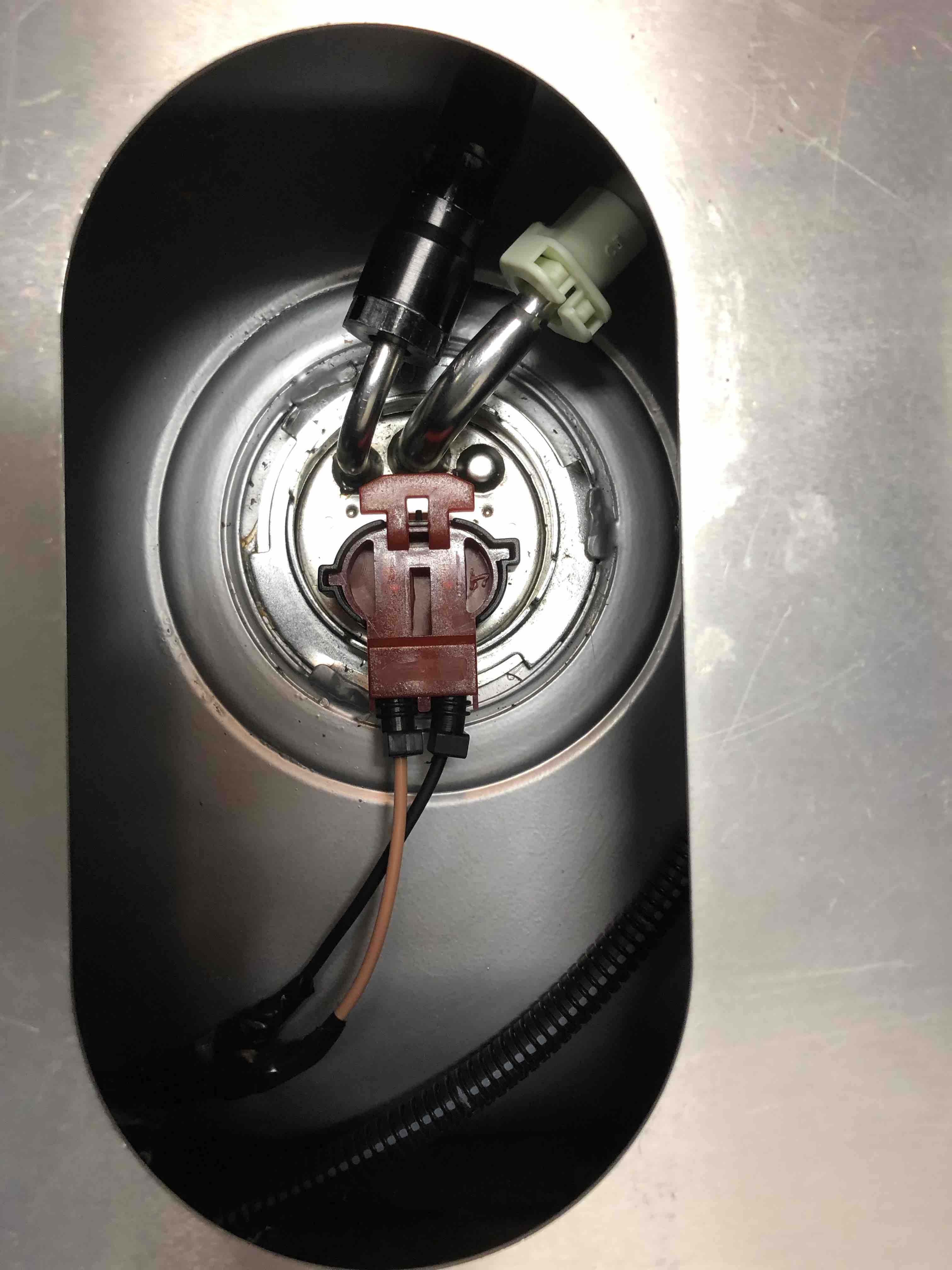 fuelPumpConnection