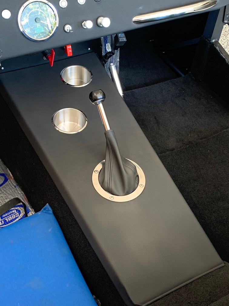 Tunnel cup holders