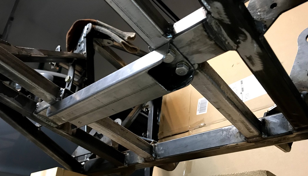TP Lateral Strut  3a