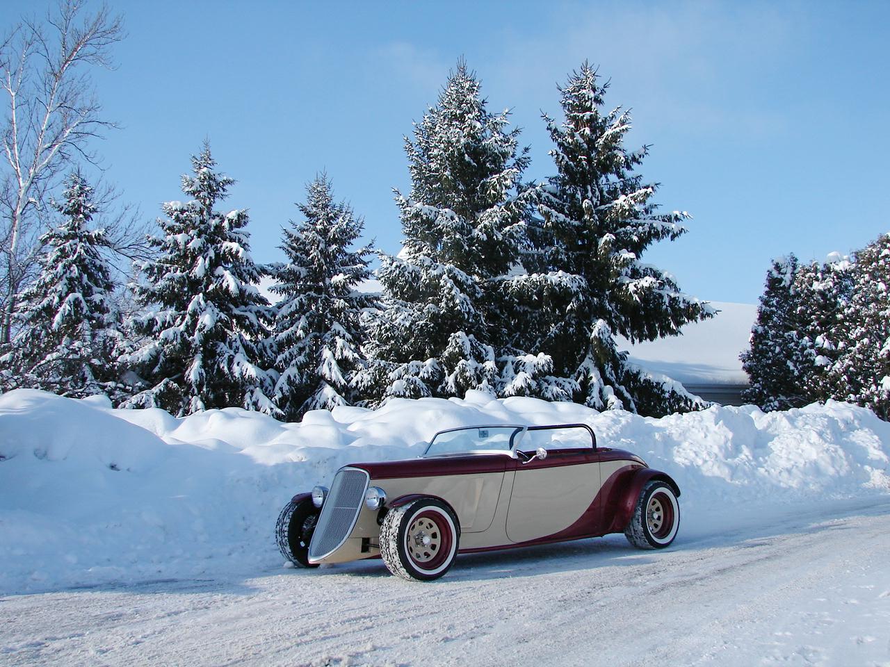 33 Osthoff 06; Snow piles make a suitable backdrop for the '33