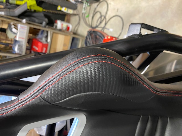 corbeau positioned showing seat extending past frame