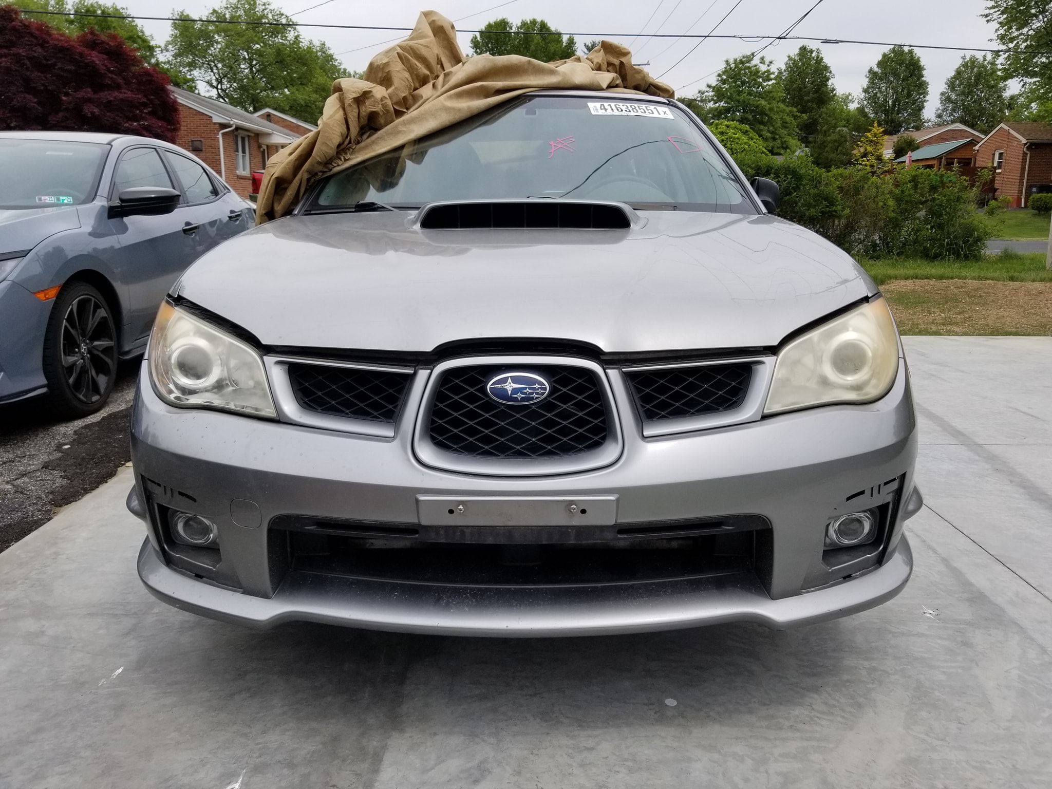 Found the passenger side head light in the trunk and it also works!