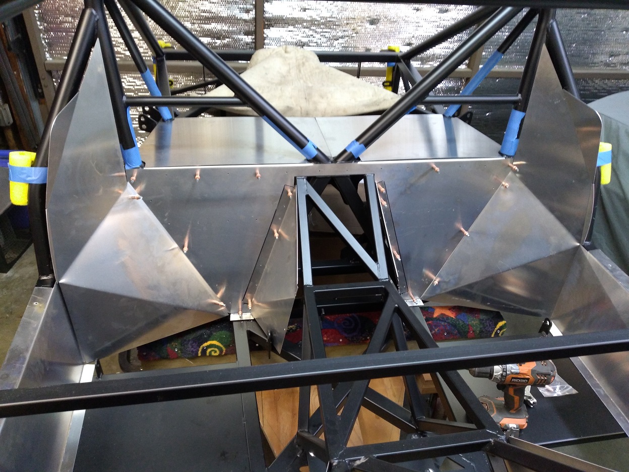 Rear cockpit wall