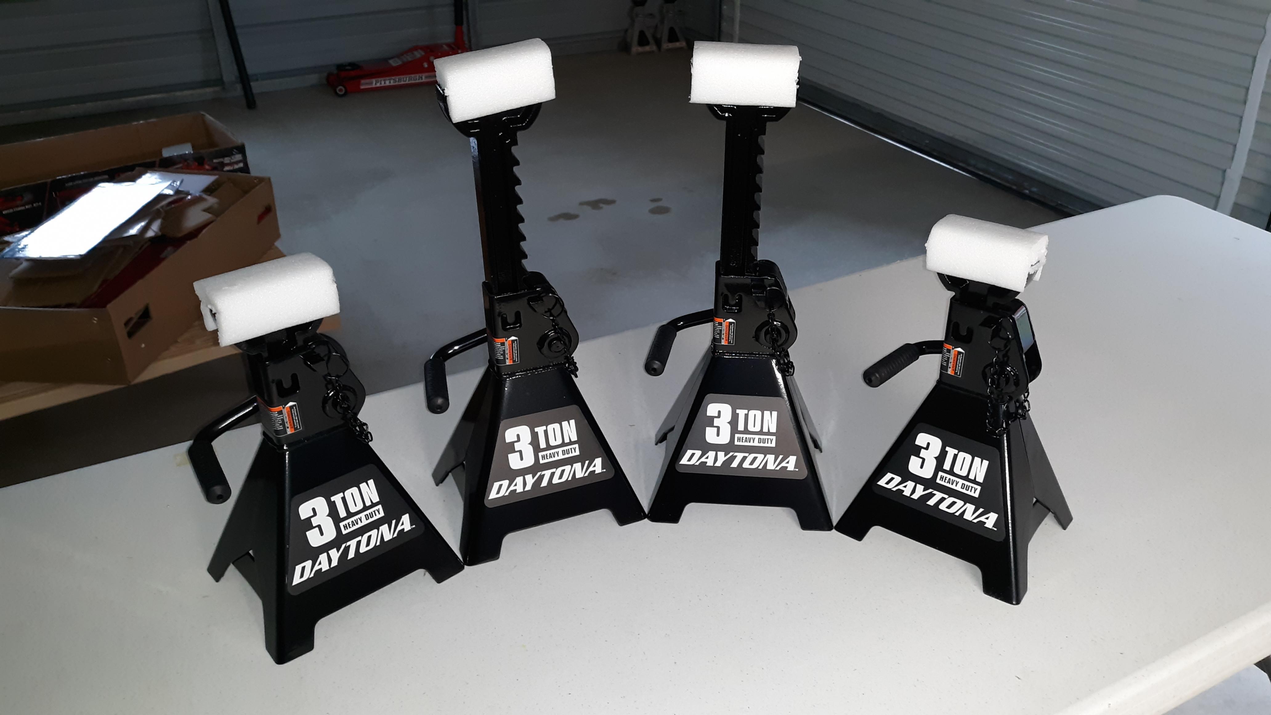 Daytona Jack Stands
Part #58343
$39.99 per pair
Harbor Freight