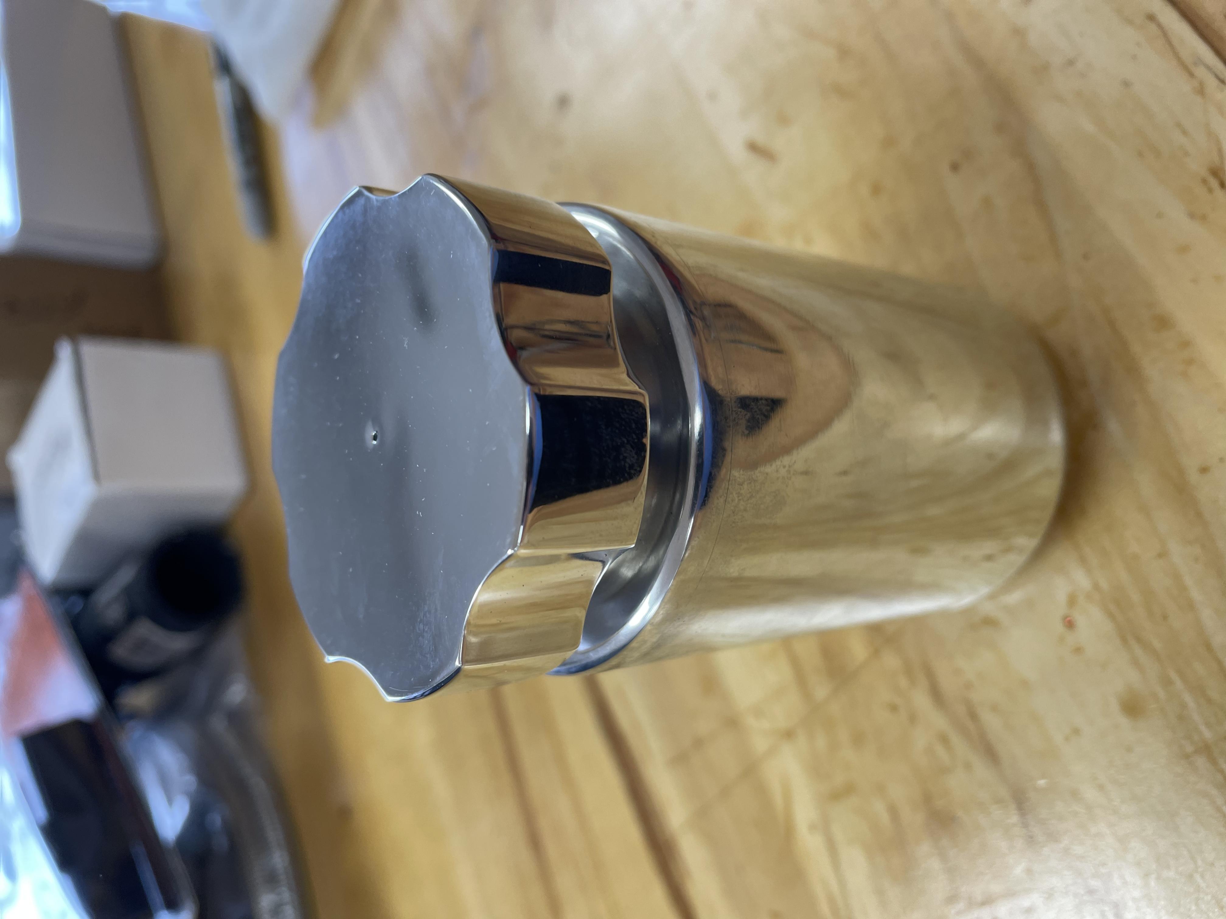 FF Brake fluid reservoir