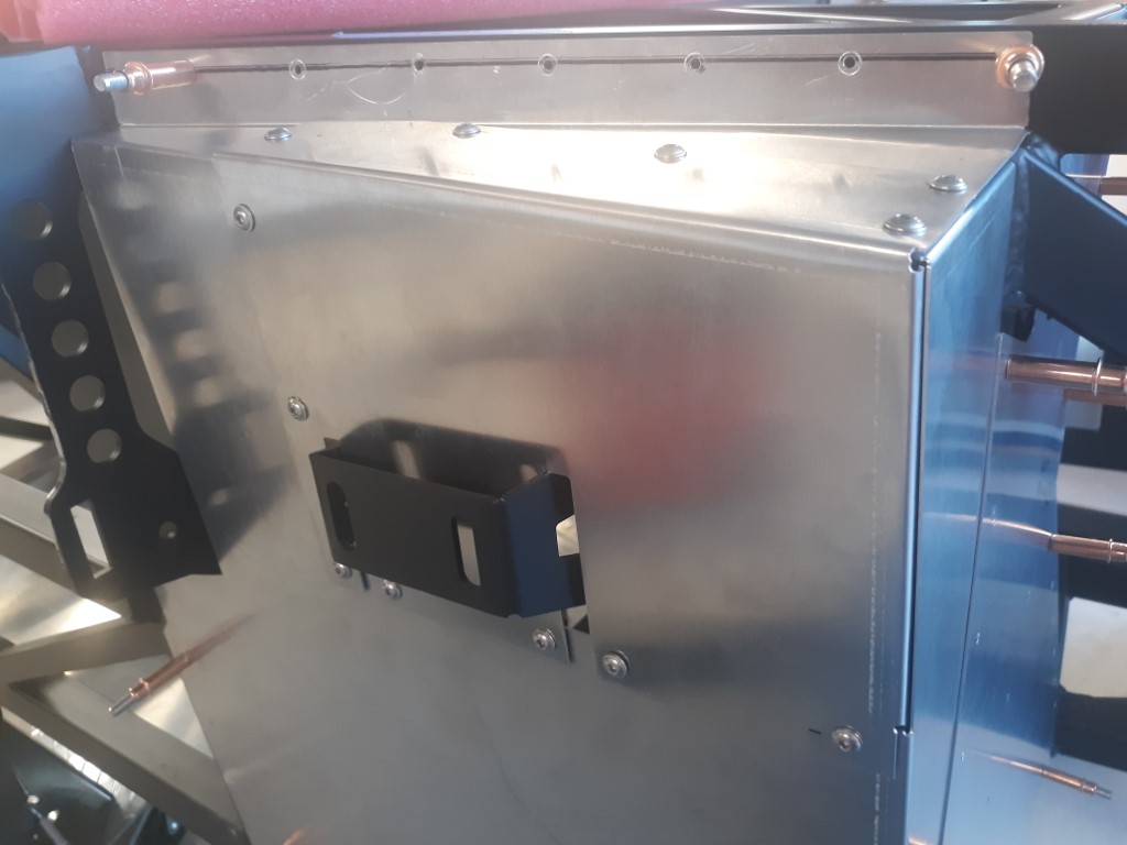Access panel complete