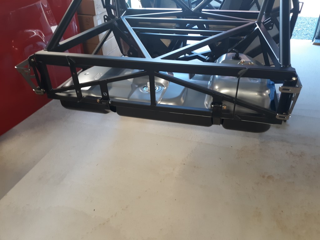 Fuel tank install