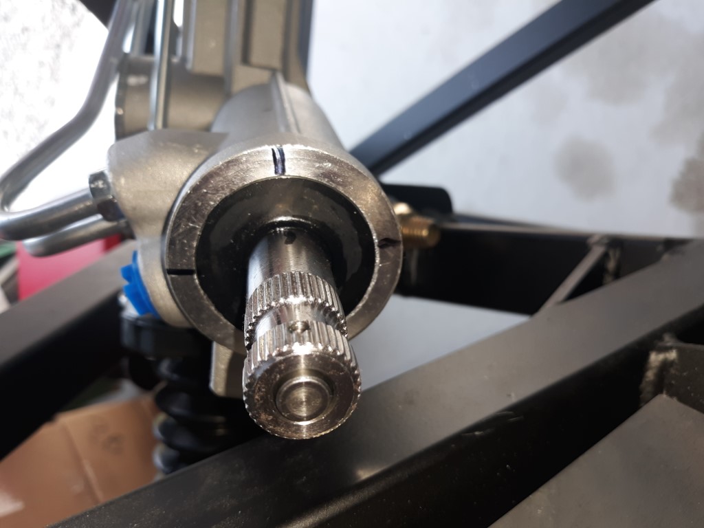 Steering rack centering