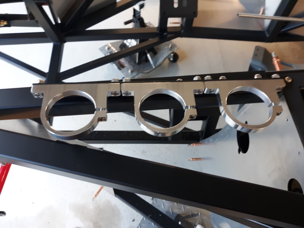 reservoir clamps mounted