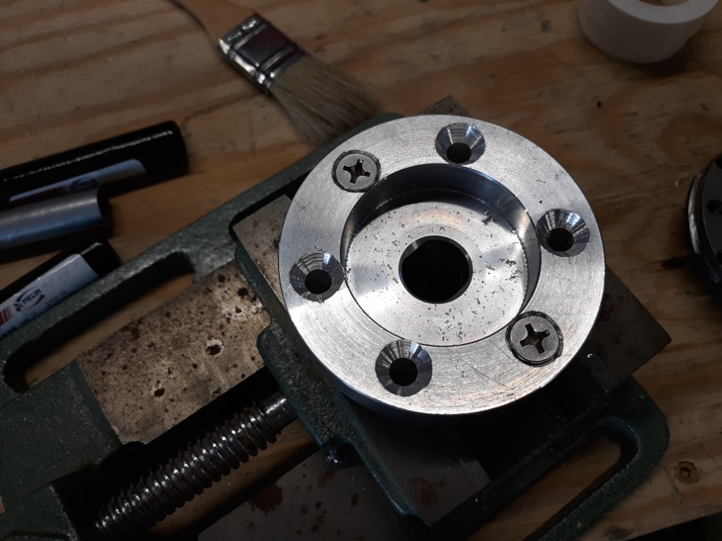 Steering hub 10