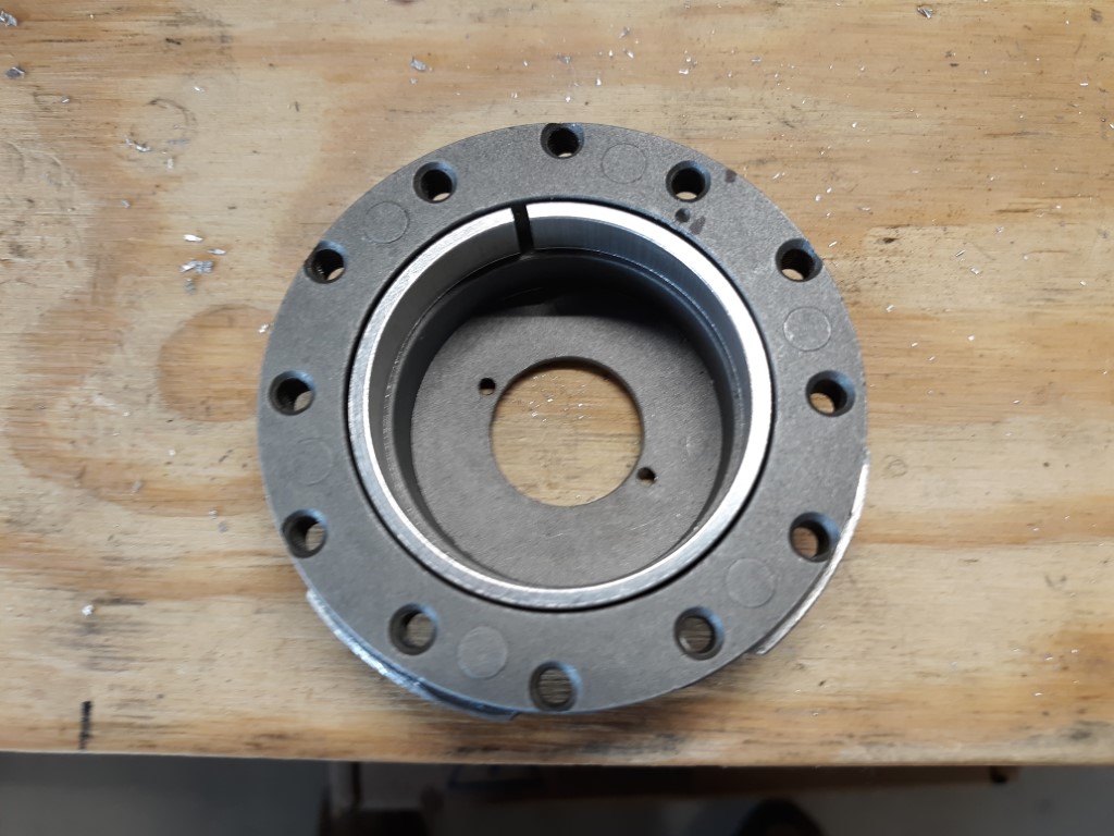Steering hub 15