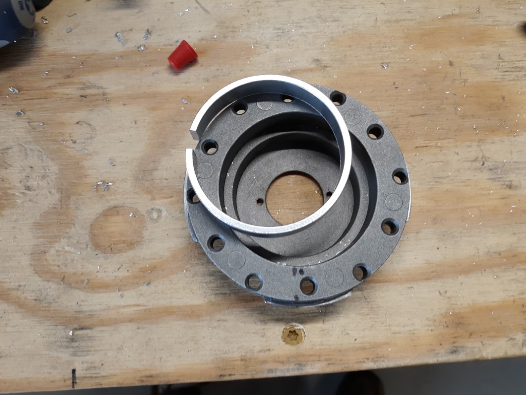 Steering hub 16
