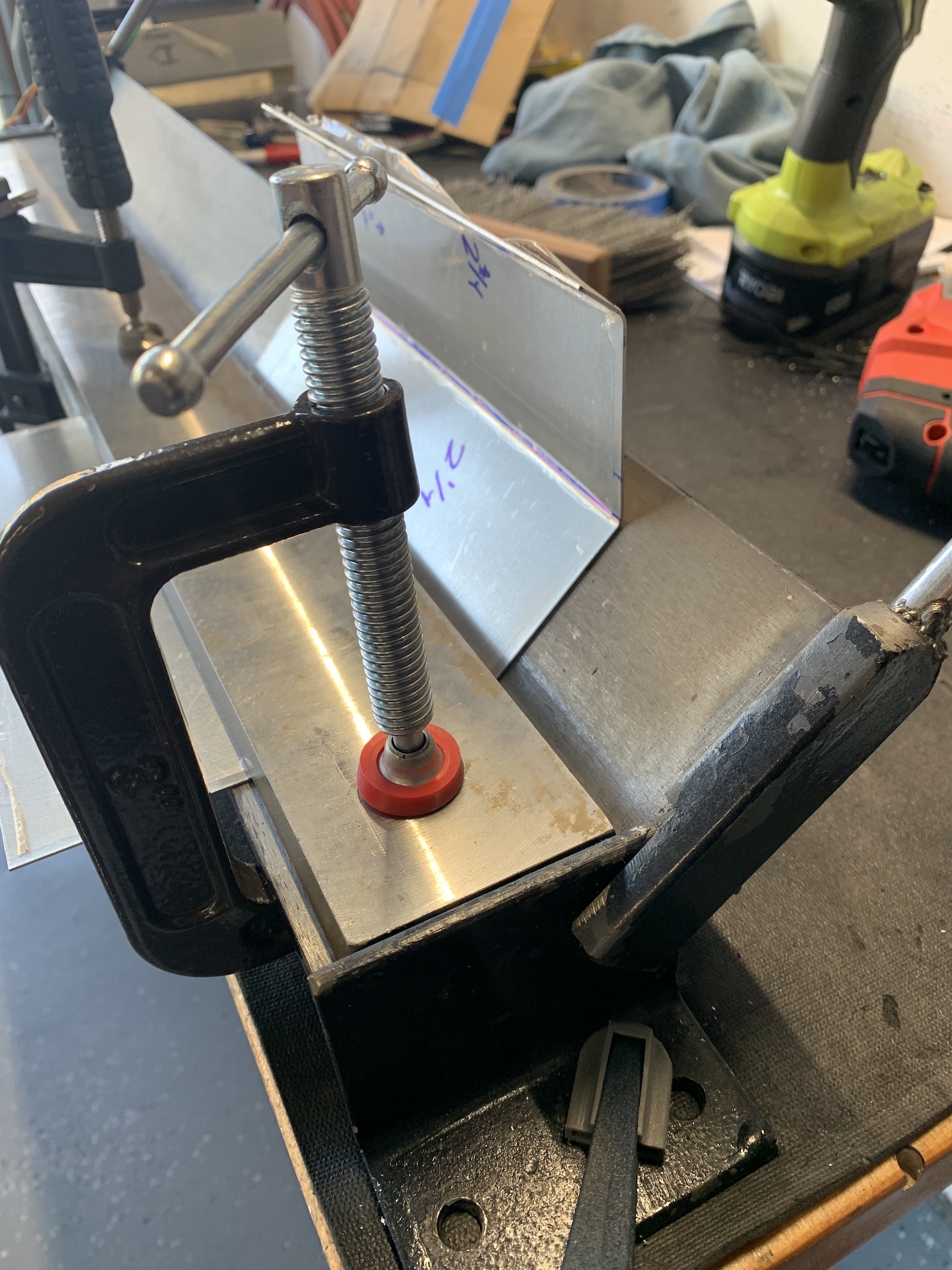 Sheet metal brake
