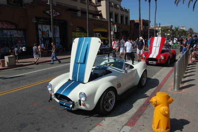 whiteandred roadsters
