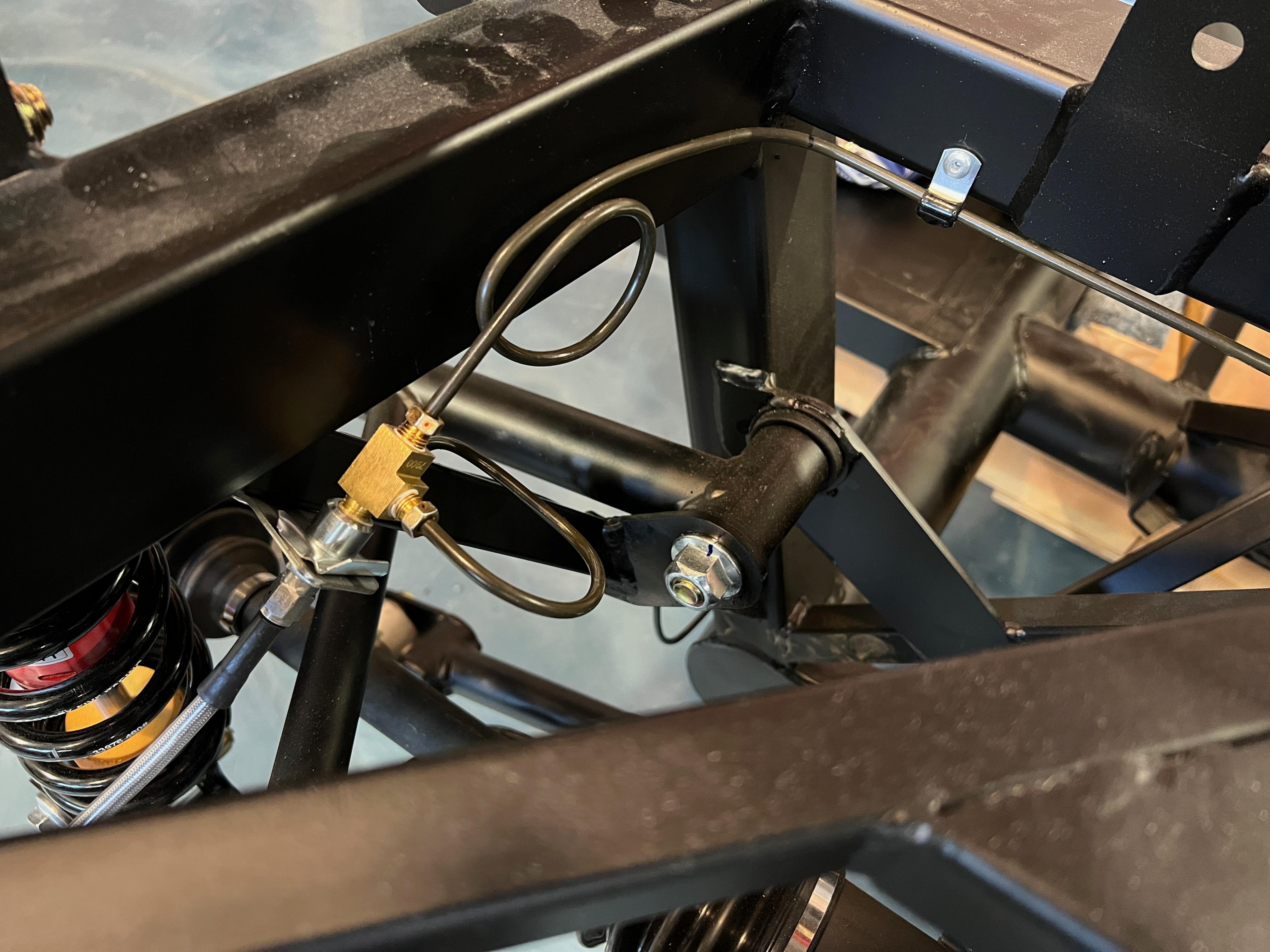 R brake hardline