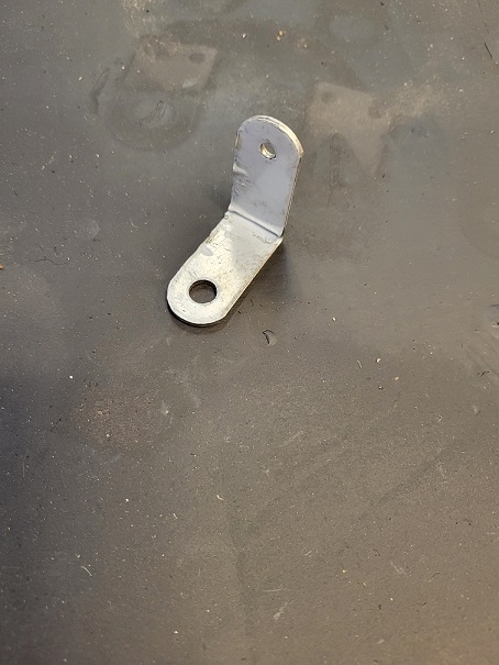 Spring mount for throttle pedal