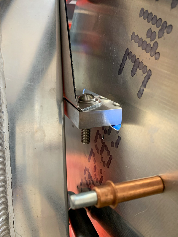 RadiatorRightBracket2