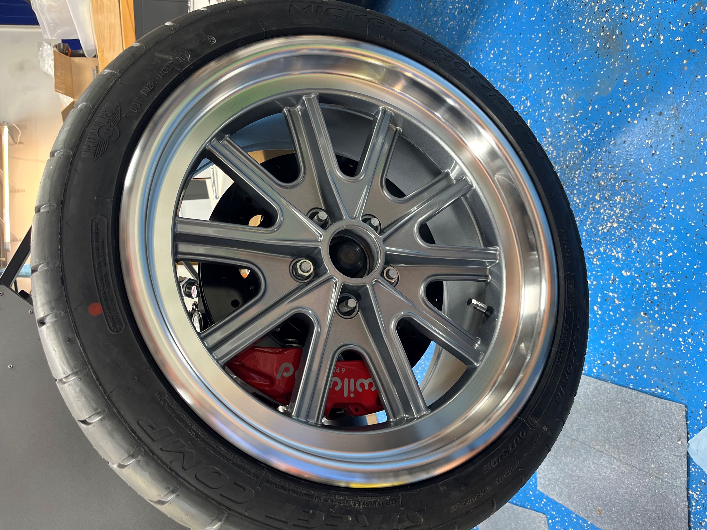 brakes with wheel