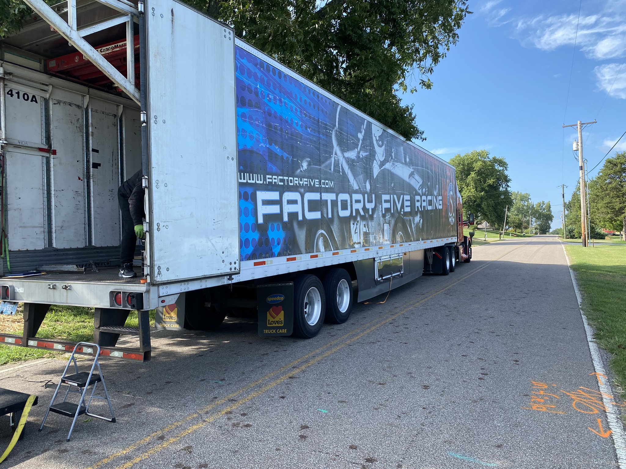 TruckInRoad