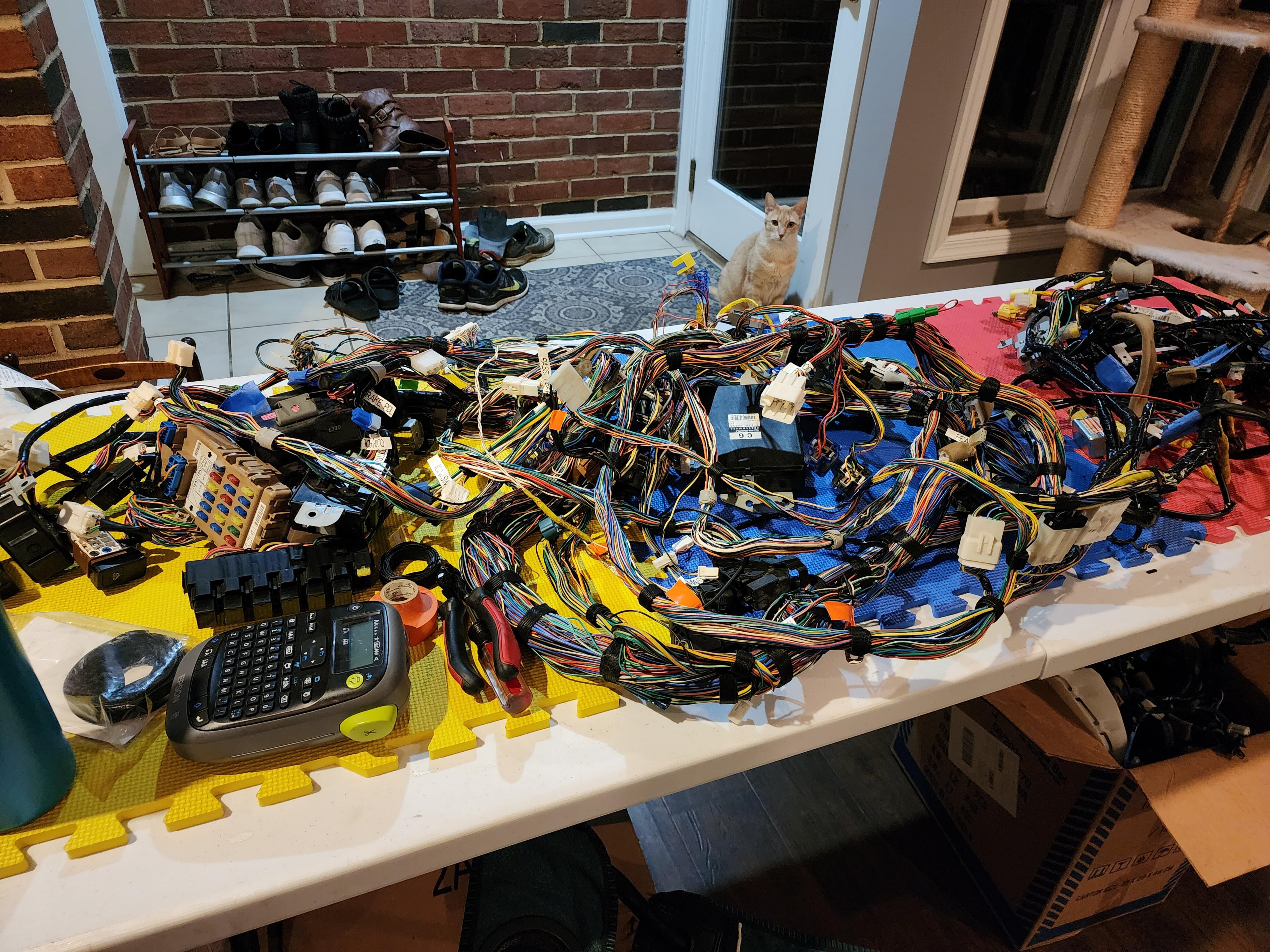 MainHarness OnTable1