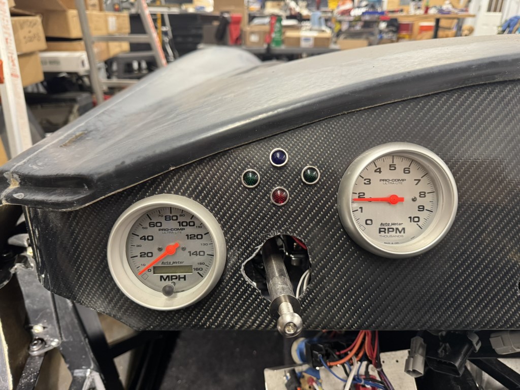 Steering column gaping hole