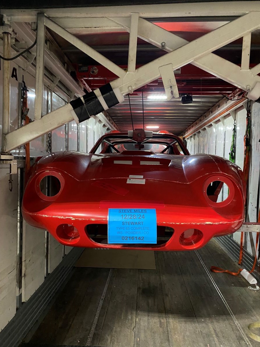 Coupe in trailer 1a
