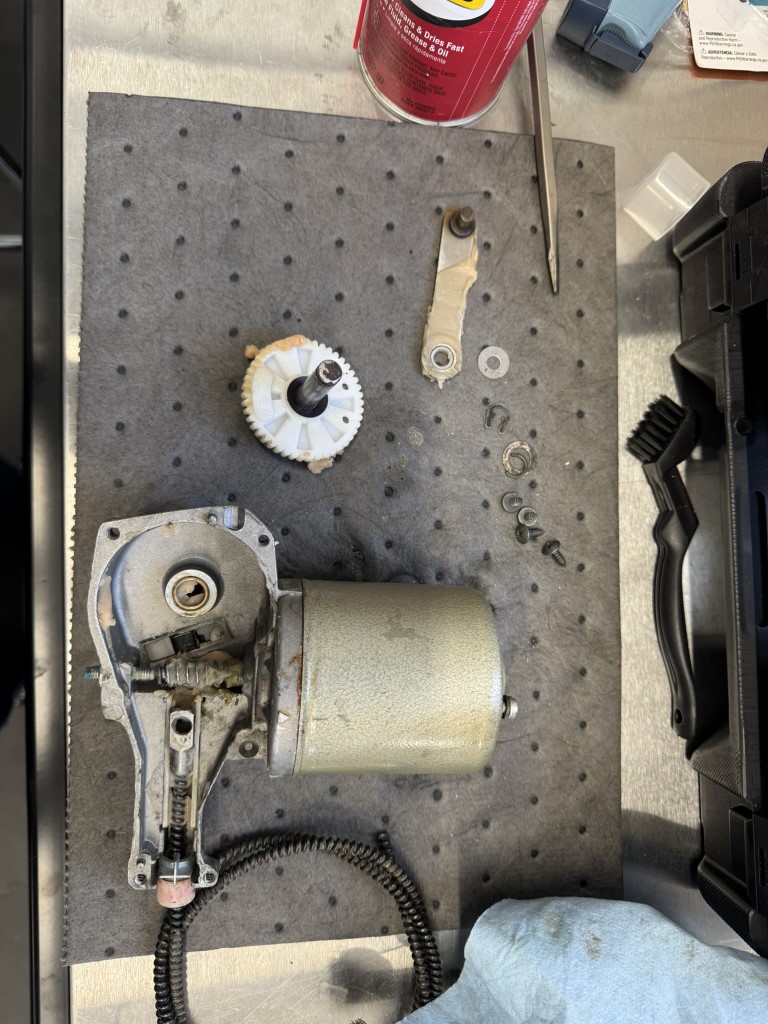 wiper motor disassembled parts