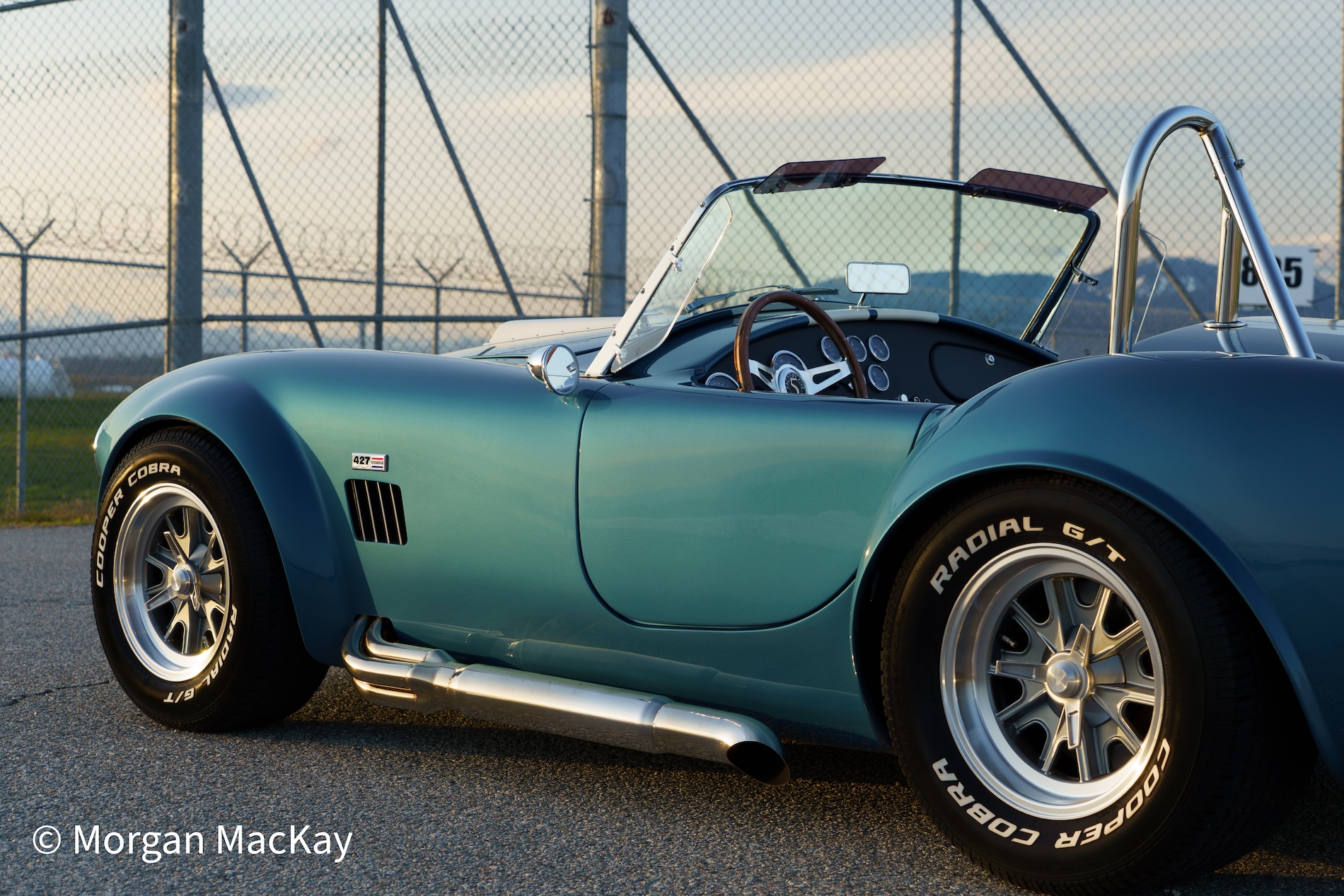427 FACTORY FIVE   Morgan MacKay side