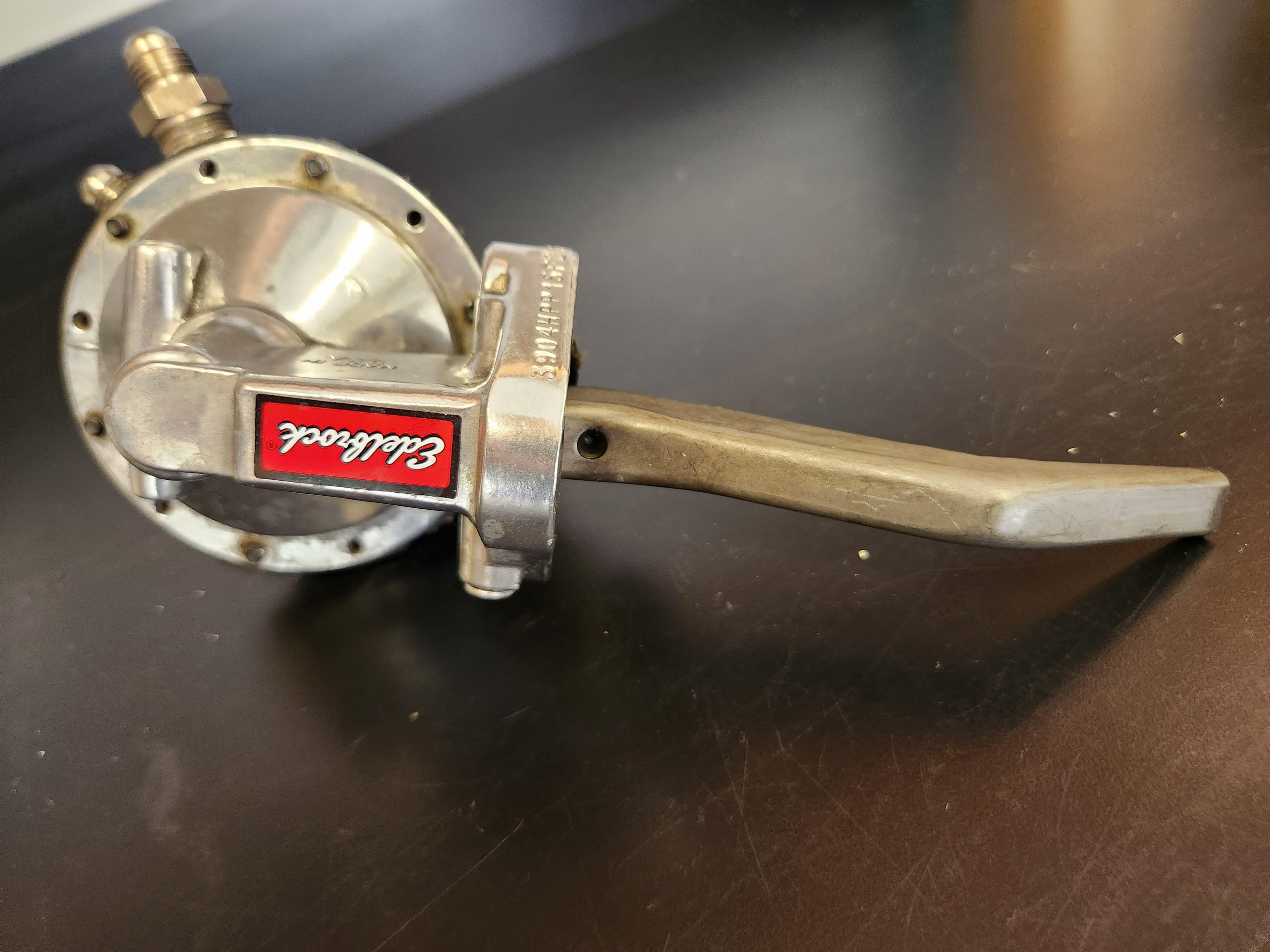 Fuel pump Edelbrock Small block 289 351W Performer RPM Mechanical