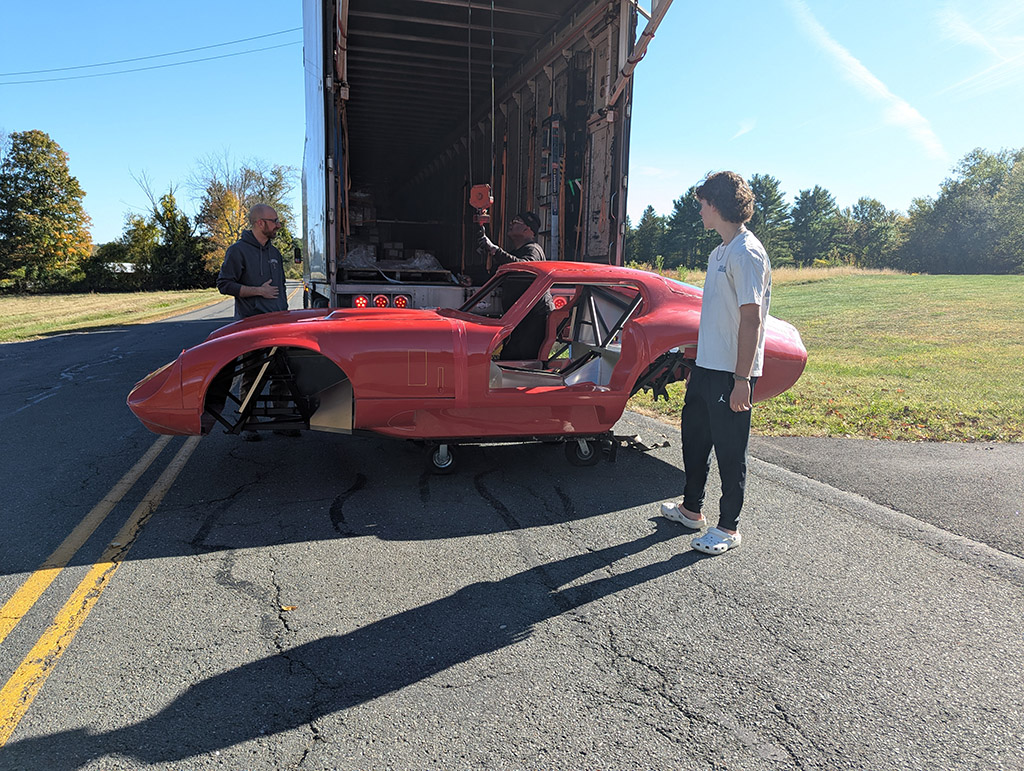 Unloading Coupe