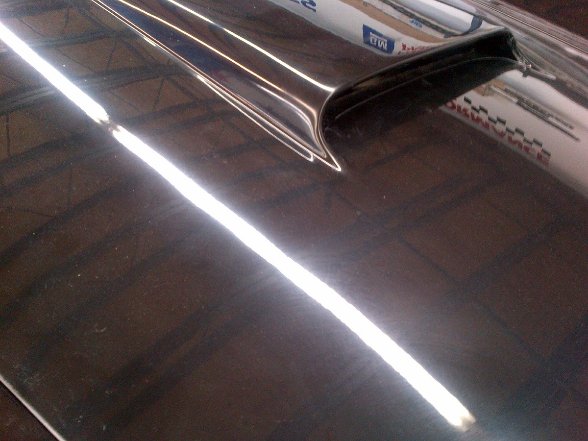 Interesting lines on this hood scoop!