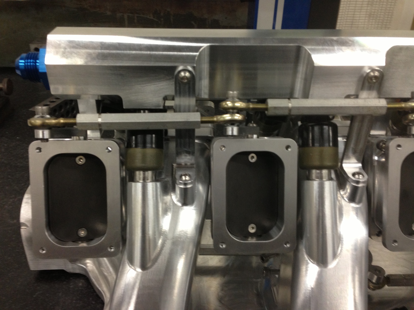 FUEL RAIL 009
