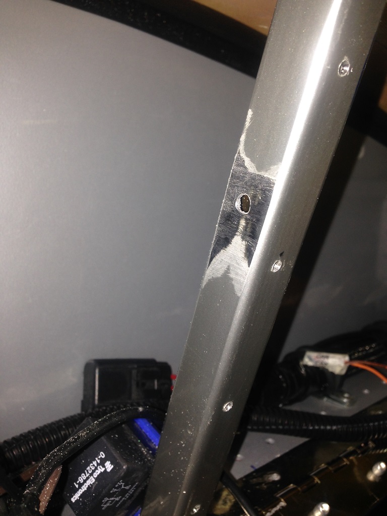 New ground hole for USB and 12V power port