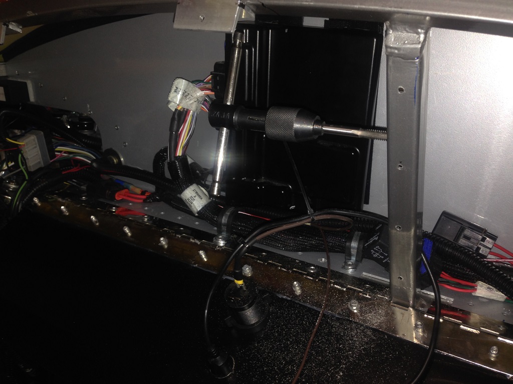 Tapping the ground hole for USB and 12V power port