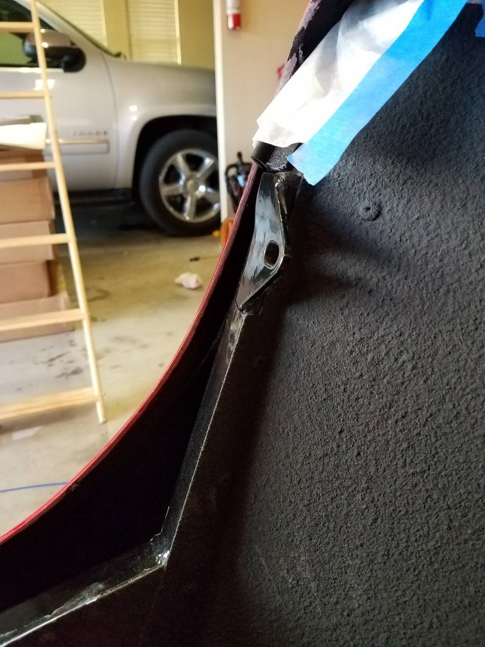Body door latch