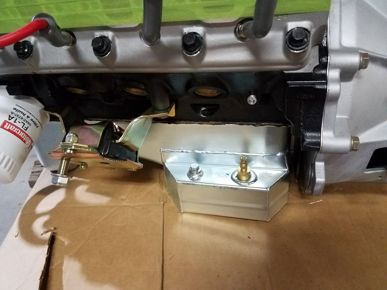 Oil pan bunges