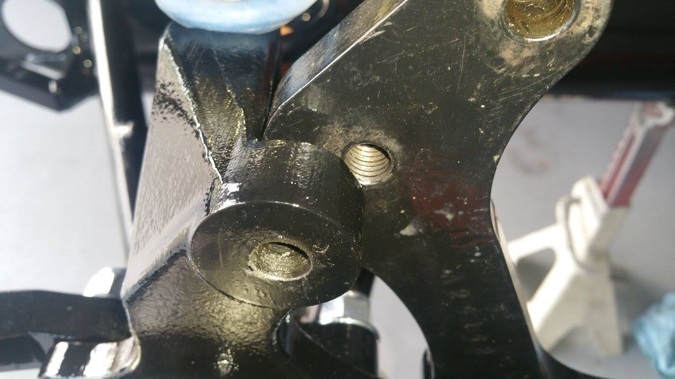 Close up of misalignment between FFR spindle & caliper bracket