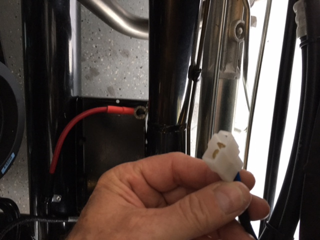Radiator Fan Plug