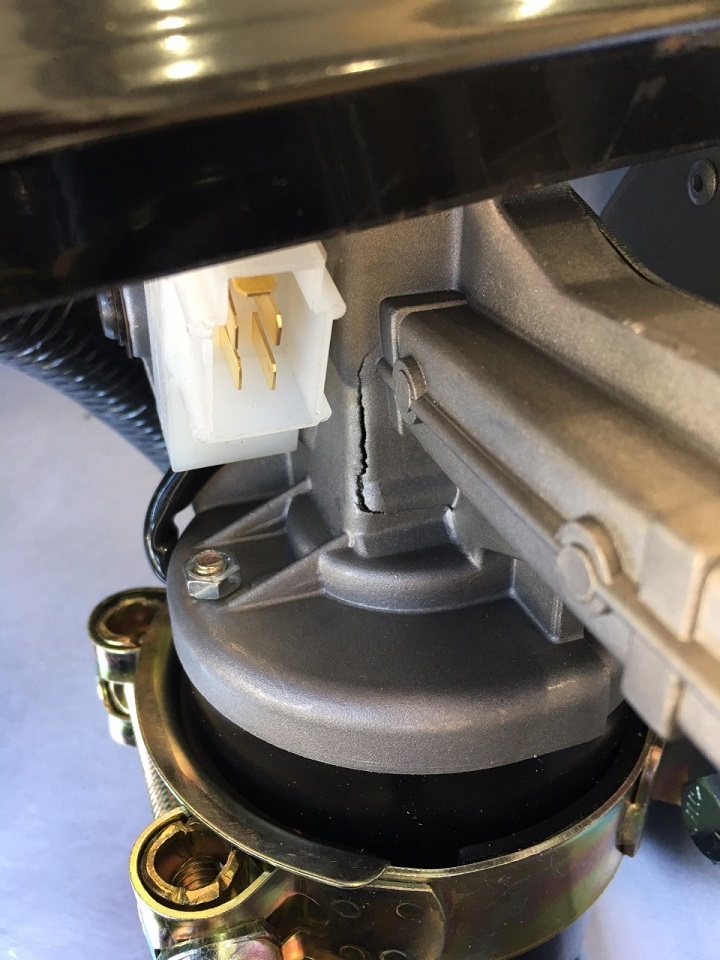 Wiper Motor Cracked