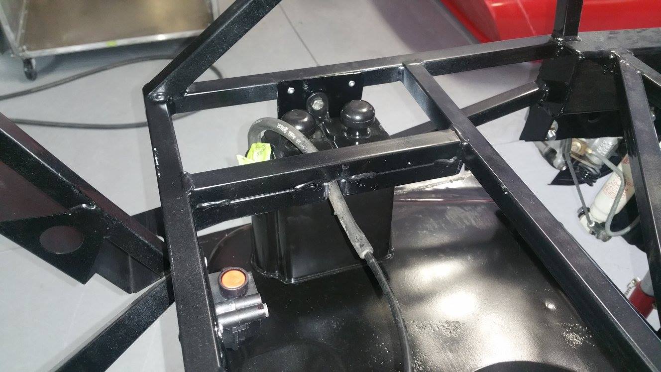 Carbon canister   vent hose to tank installed