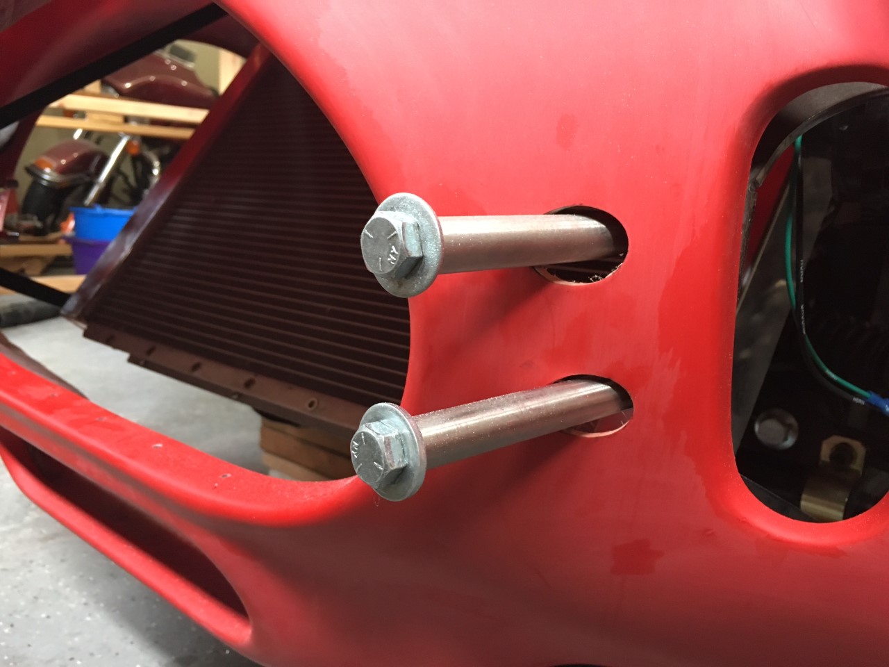 Bodywork   DS Bumper bolt clearance