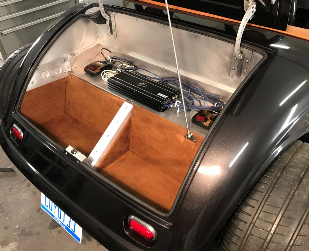 amp and xovers trunk