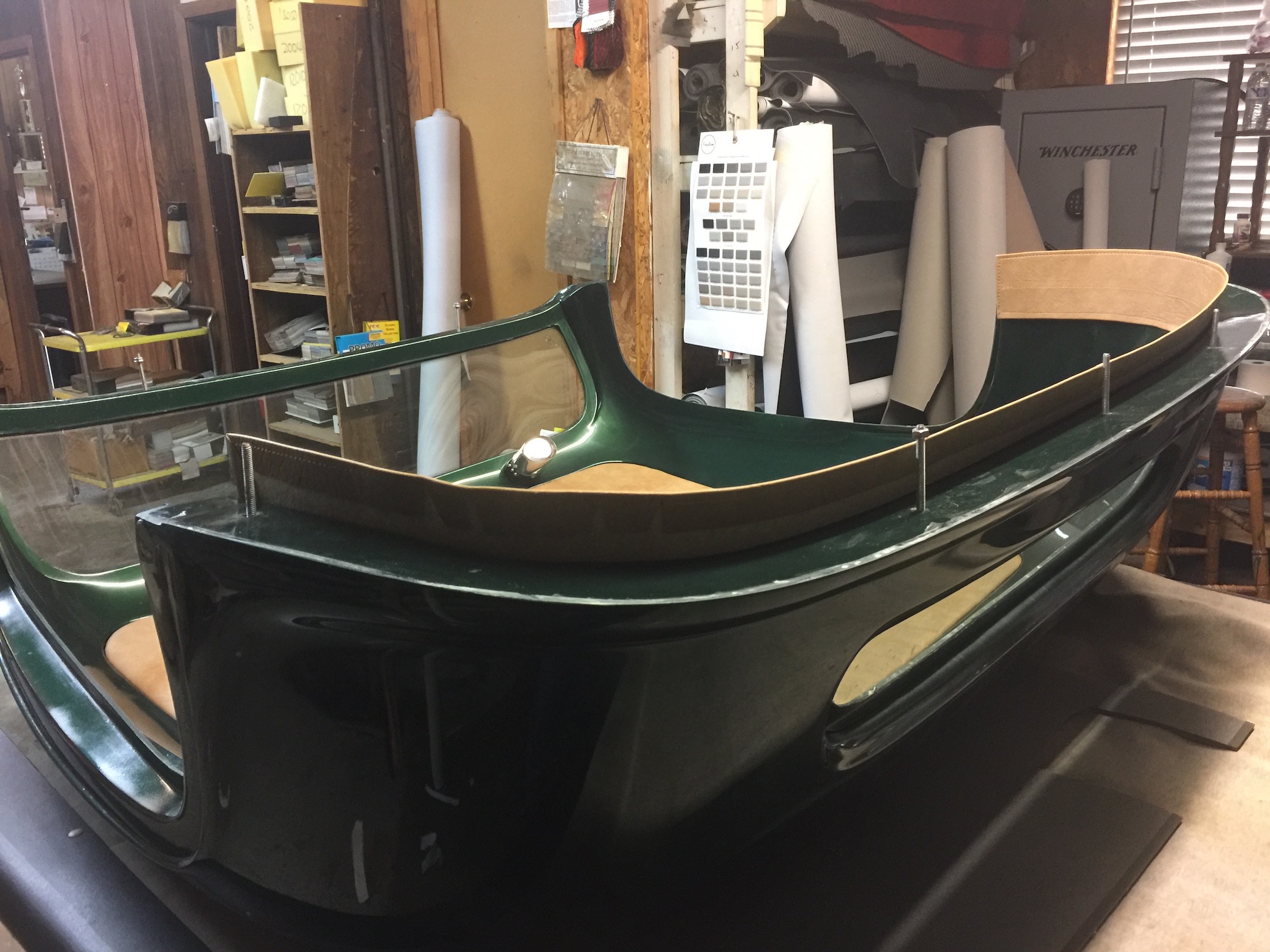 Roof liner and seam cover Interior Leo's